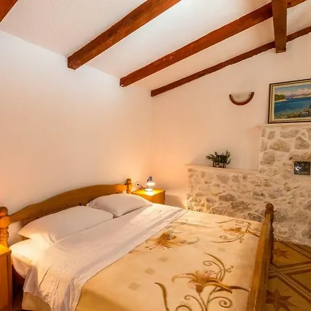 Apartment Pansion Mali Raj *