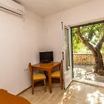 Apartment Pansion Mali Raj