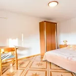 Apartment Pansion Mali Raj *