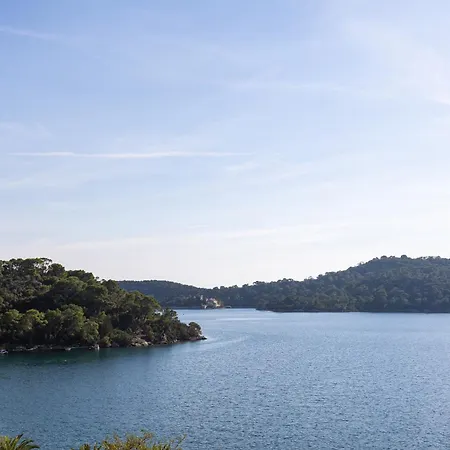 Pansion Mali Raj 公寓 *