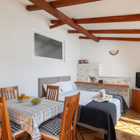 公寓 Pansion Mali Raj