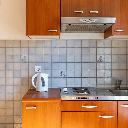 Pansion Mali Raj 公寓 *