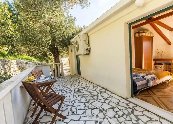 Pansion Mali Raj Goveđari